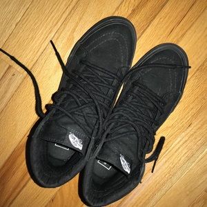 All Black Vans sk8-hi